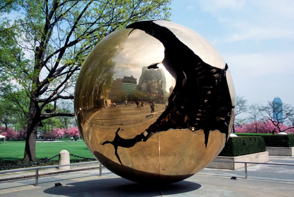 Arnaldo Pomodoro, Sphere Within Sphere, ONU, New York